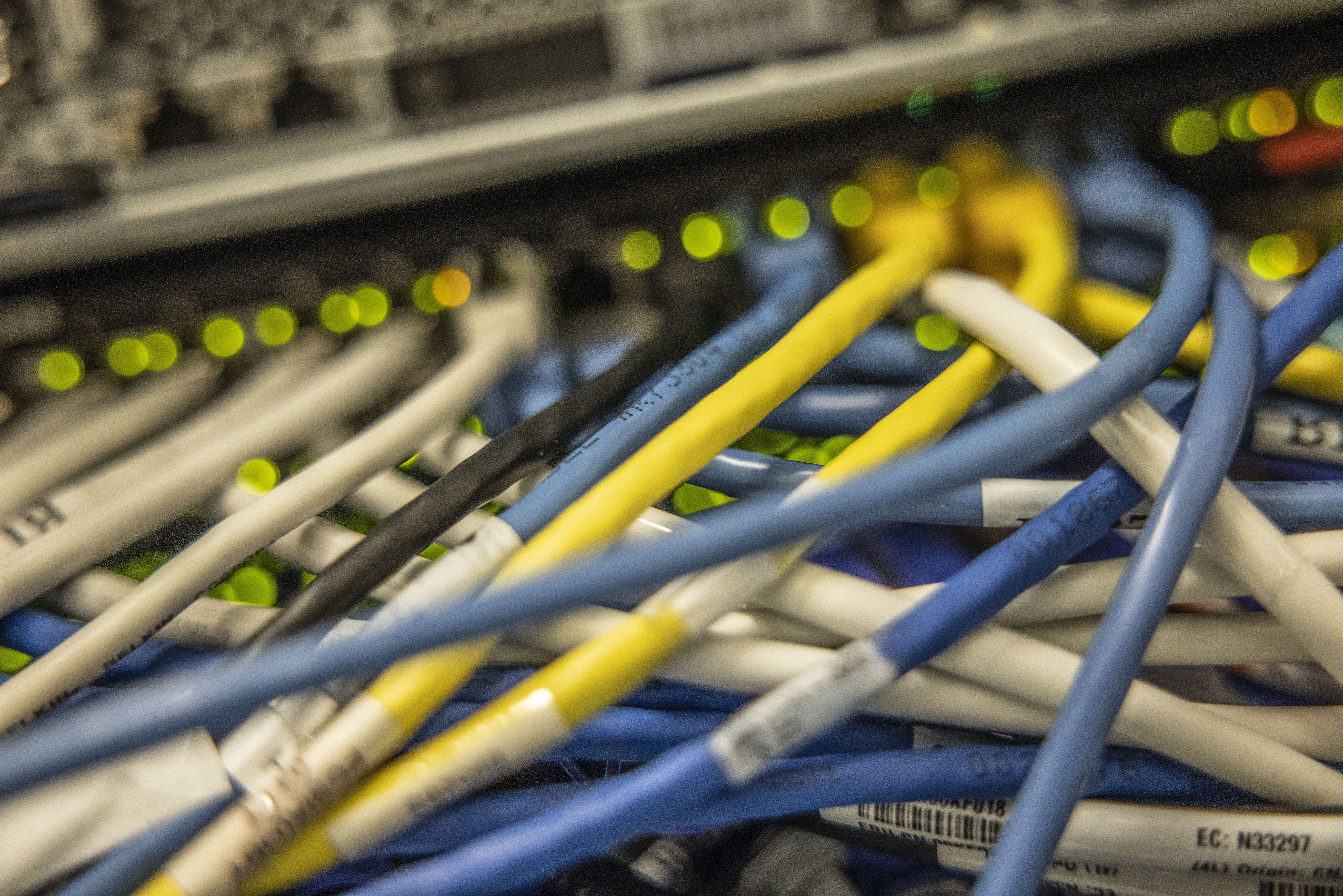 cables behind an hpc server